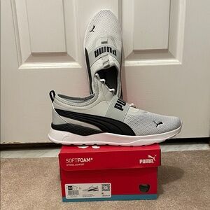 Puma Men’s Light Gray and Black Anzarun Lite Slip-on Sneakers